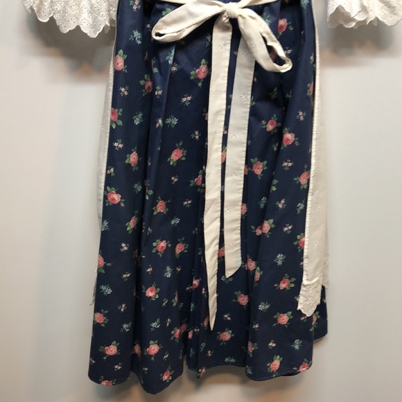 Handmade Dirndl Dress Floral Navy White eyeleted Lace Details apron Women's S M - Picture 9 of 11